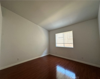 14748 Moon Crest - Photo Thumbnail 16