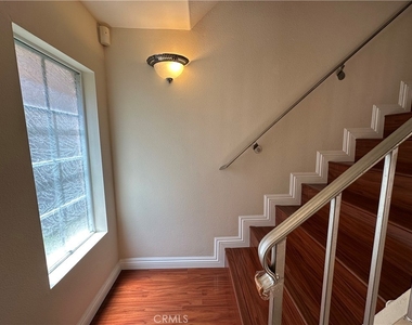 14748 Moon Crest - Photo Thumbnail 11
