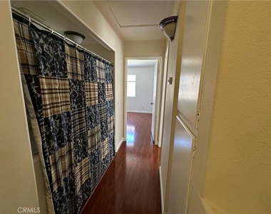 14748 Moon Crest - Photo Thumbnail 22