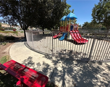 14748 Moon Crest - Photo Thumbnail 1
