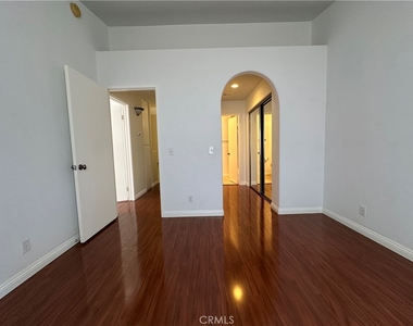 14748 Moon Crest - Photo Thumbnail 17
