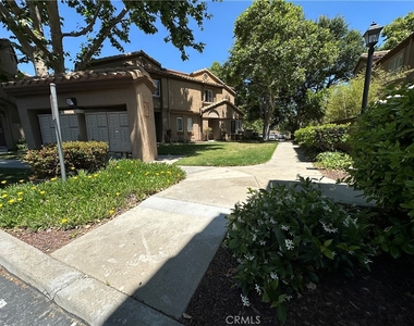 14748 Moon Crest - Photo Thumbnail 2