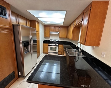 14748 Moon Crest - Photo Thumbnail 5