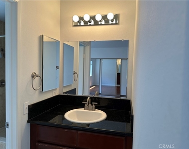 14748 Moon Crest - Photo Thumbnail 13