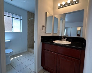 14748 Moon Crest - Photo Thumbnail 23