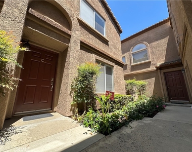 14748 Moon Crest - Photo Thumbnail 3