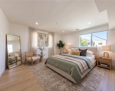1021 S. Citrus Avenue - Photo Thumbnail 6