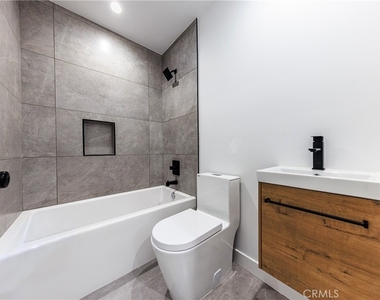 1021 S. Citrus Avenue - Photo Thumbnail 26