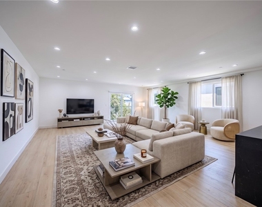 1021 S. Citrus Avenue - Photo Thumbnail 2