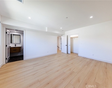 1021 S. Citrus Avenue - Photo Thumbnail 21