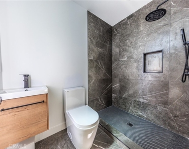 1021 S. Citrus Avenue - Photo Thumbnail 29