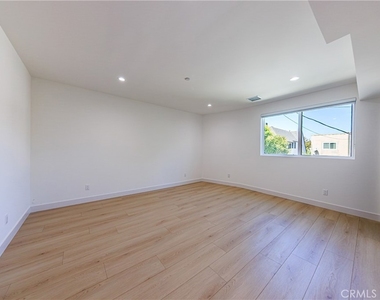1021 S. Citrus Avenue - Photo Thumbnail 20