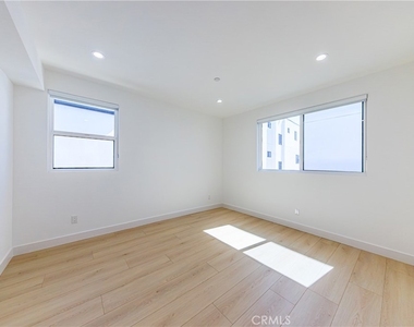 1021 S. Citrus Avenue - Photo Thumbnail 30