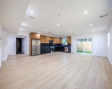 1021 S. Citrus Avenue - Photo Thumbnail 17