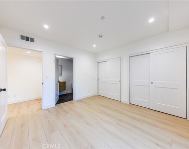 1021 S. Citrus Avenue - Photo Thumbnail 23