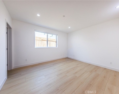 1021 S. Citrus Avenue - Photo Thumbnail 13