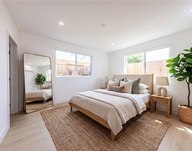 1021 S. Citrus Avenue - Photo Thumbnail 8