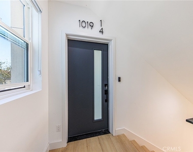 1021 S. Citrus Avenue - Photo Thumbnail 8