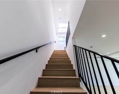 1021 S. Citrus Avenue - Photo Thumbnail 27