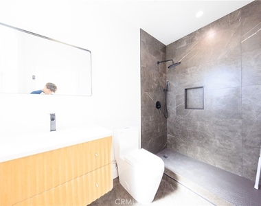 1021 S. Citrus Avenue - Photo Thumbnail 41