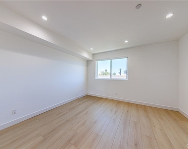 1021 S. Citrus Avenue - Photo Thumbnail 45