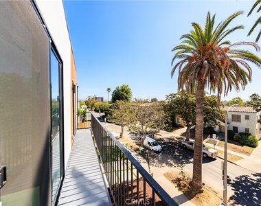 1021 S. Citrus Avenue - Photo Thumbnail 36