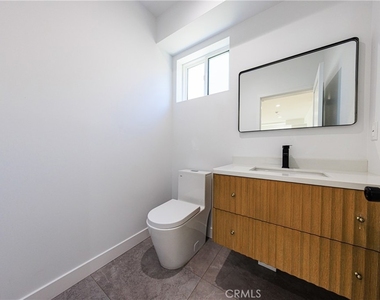 1021 S. Citrus Avenue - Photo Thumbnail 21