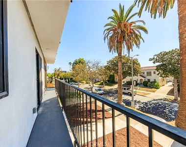 1021 S. Citrus Avenue - Photo Thumbnail 23