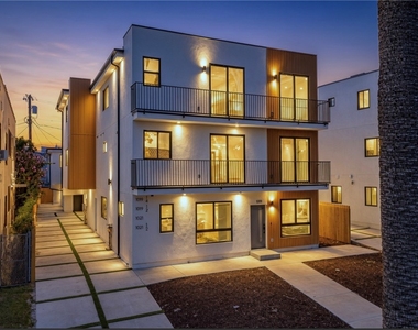 1021 S. Citrus Avenue - Photo Thumbnail 1