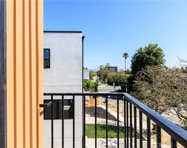 1021 S. Citrus Avenue - Photo Thumbnail 31