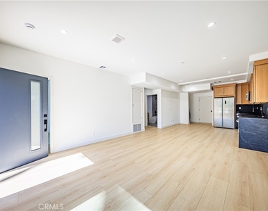 1021 S. Citrus Avenue - Photo Thumbnail 11