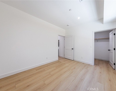 1021 S. Citrus Avenue - Photo Thumbnail 23