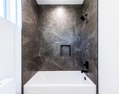 1021 S. Citrus Avenue - Photo Thumbnail 20