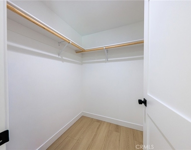 1021 S. Citrus Avenue - Photo Thumbnail 24