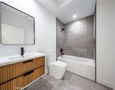 1021 S. Citrus Avenue - Photo Thumbnail 21
