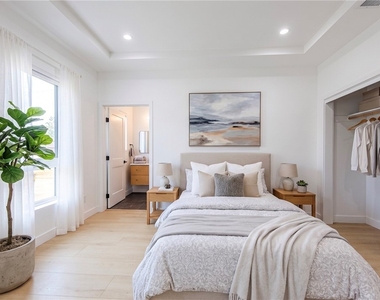1021 S. Citrus Avenue - Photo Thumbnail 4