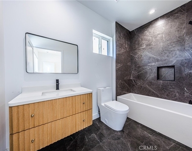 1021 S. Citrus Avenue - Photo Thumbnail 19