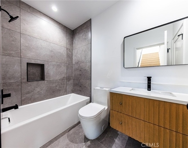 1021 S. Citrus Avenue - Photo Thumbnail 21