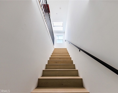 1021 S. Citrus Avenue - Photo Thumbnail 22