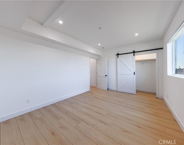 1021 S. Citrus Avenue - Photo Thumbnail 32