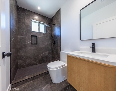 1021 S. Citrus Avenue - Photo Thumbnail 33