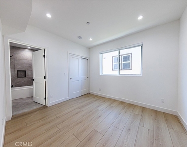 1021 S. Citrus Avenue - Photo Thumbnail 19