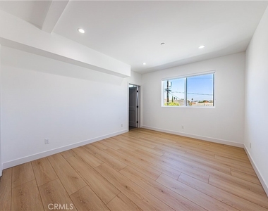 1021 S. Citrus Avenue - Photo Thumbnail 28