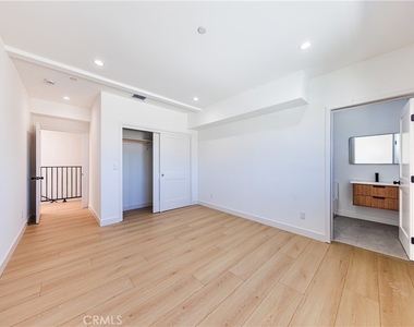 1021 S. Citrus Avenue - Photo Thumbnail 29