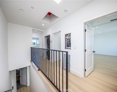 1021 S. Citrus Avenue - Photo Thumbnail 23