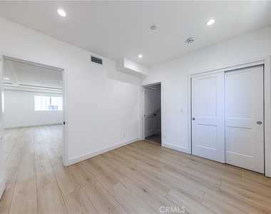 1021 S. Citrus Avenue - Photo Thumbnail 20