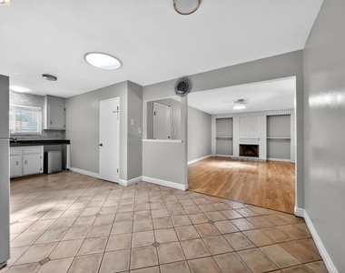 2928 Rio Grande Dr - Photo Thumbnail 7