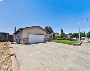 2928 Rio Grande Dr - Photo Thumbnail 1