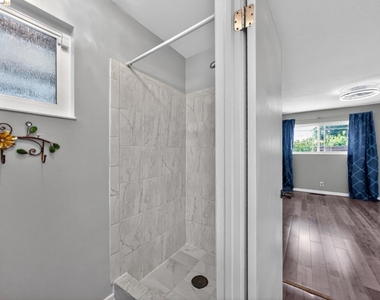 2928 Rio Grande Dr - Photo Thumbnail 17