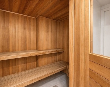 865 Comstock Avenue - Photo Thumbnail 20
